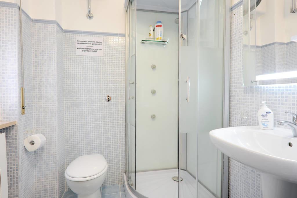 Camera Matrimoniale con Bagno Privato