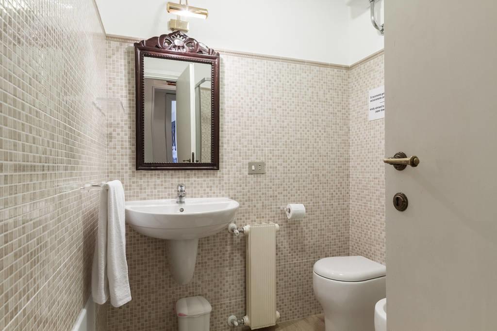 Camera Matrimoniale con Bagno Privato Esterno